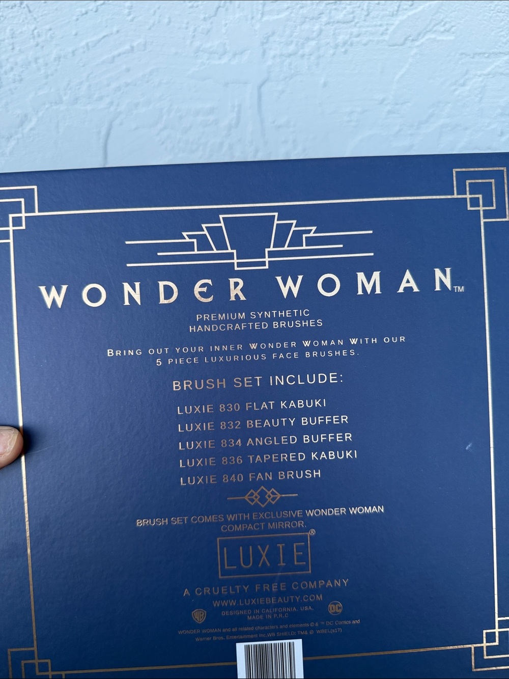 Luxie Wonder Woman Red and Gold Face Brush Set - Picture 3 of 6
